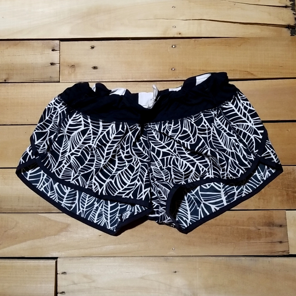 Lululemon shorts size 8